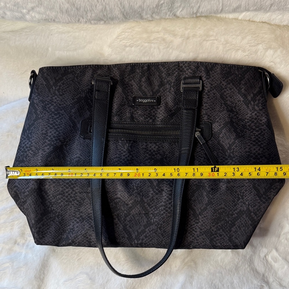 ♟️📓📁Baggallini Snake Skin Tote - Picture 15 of 15